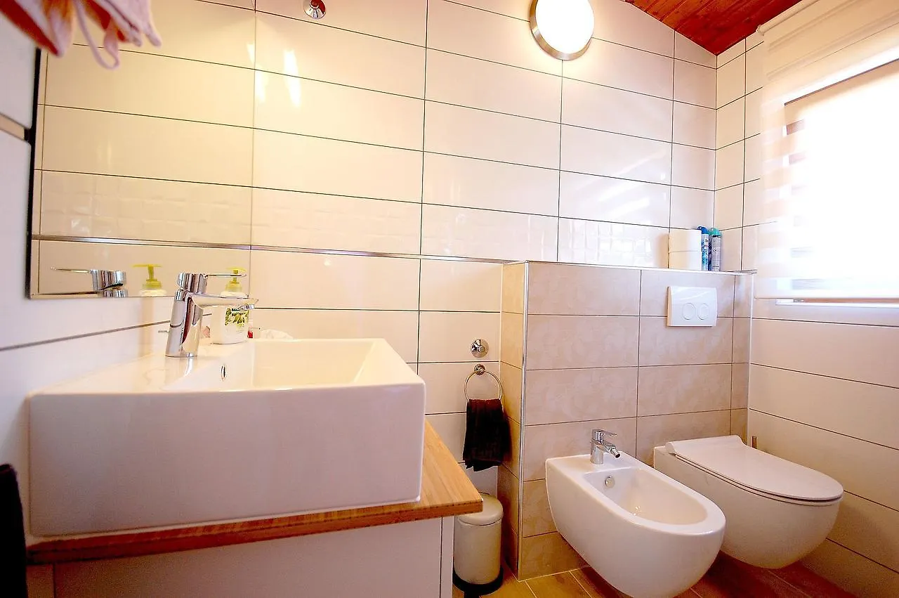 Apartment Bedenikovic By El-Pi Tours Малинска 0*,