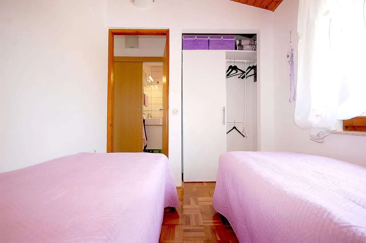 Apartment Bedenikovic By El-Pi Tours Malinska Croatia